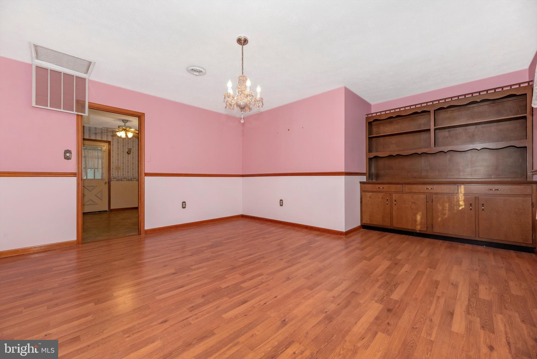 MILLS MANOR ESTATES - Residential