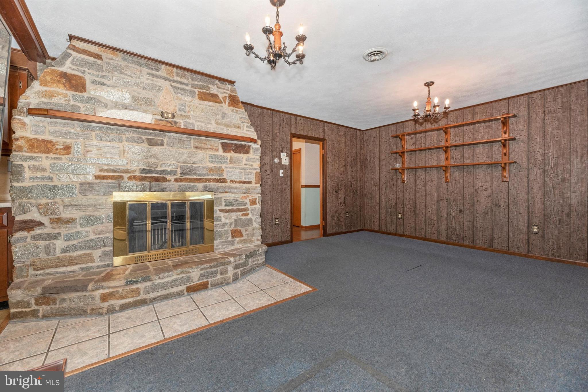 MILLS MANOR ESTATES - Residential