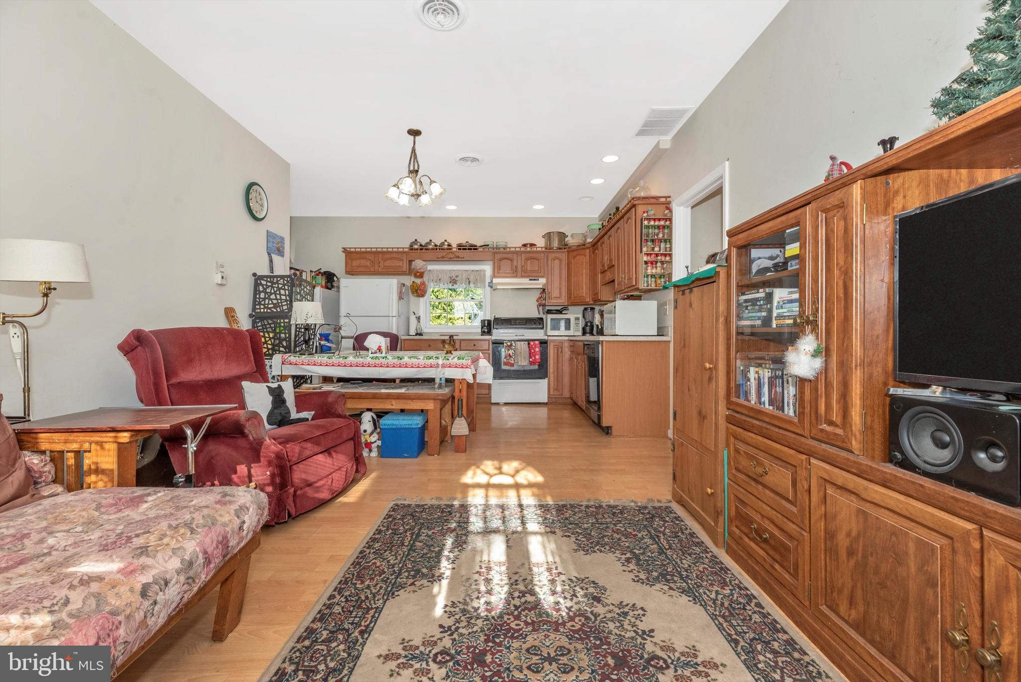 MILLS MANOR ESTATES - Residential