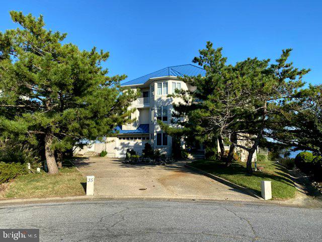 35 LEIGH DRIVE