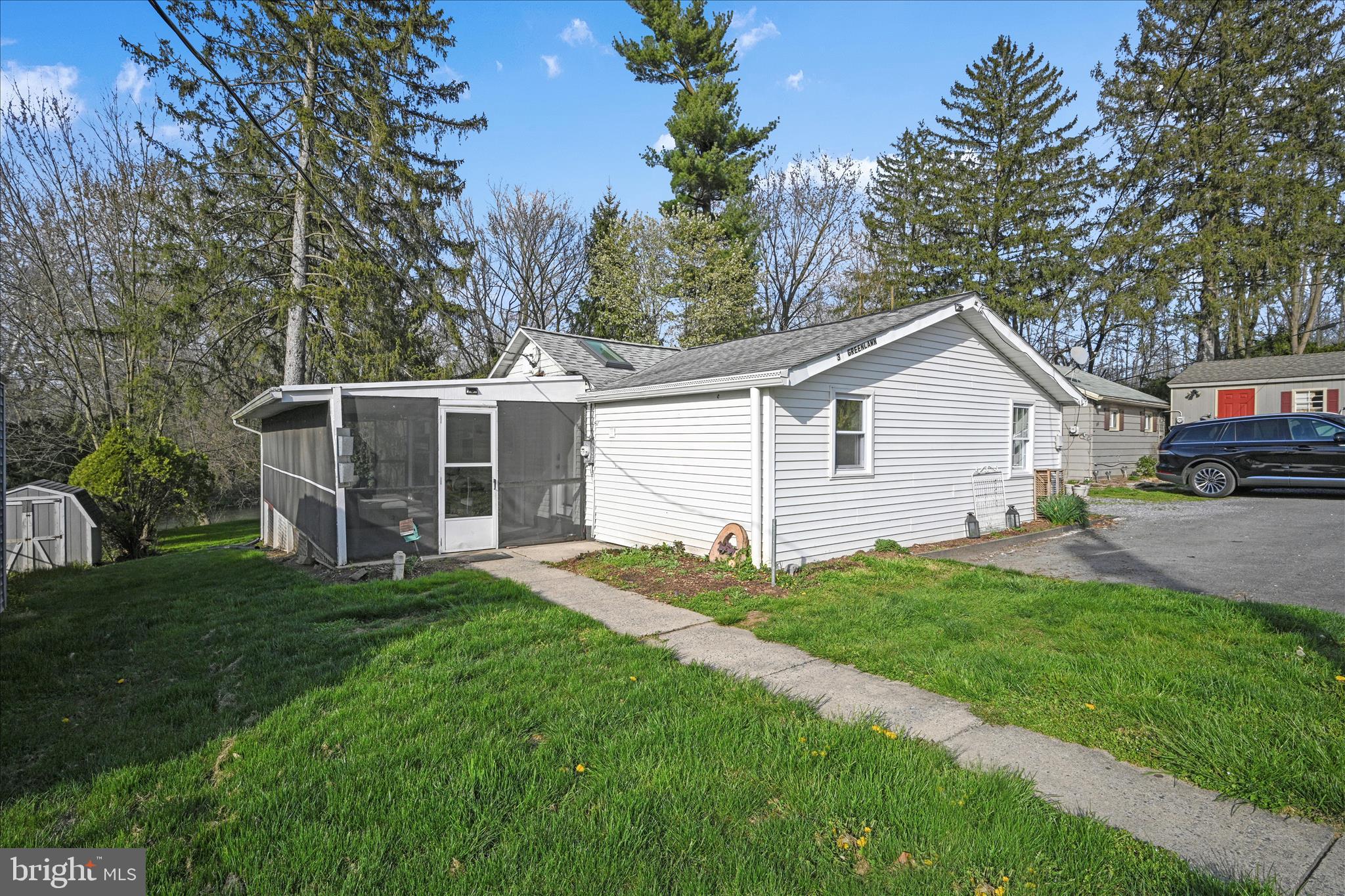 3 GREENLAWN DRIVE