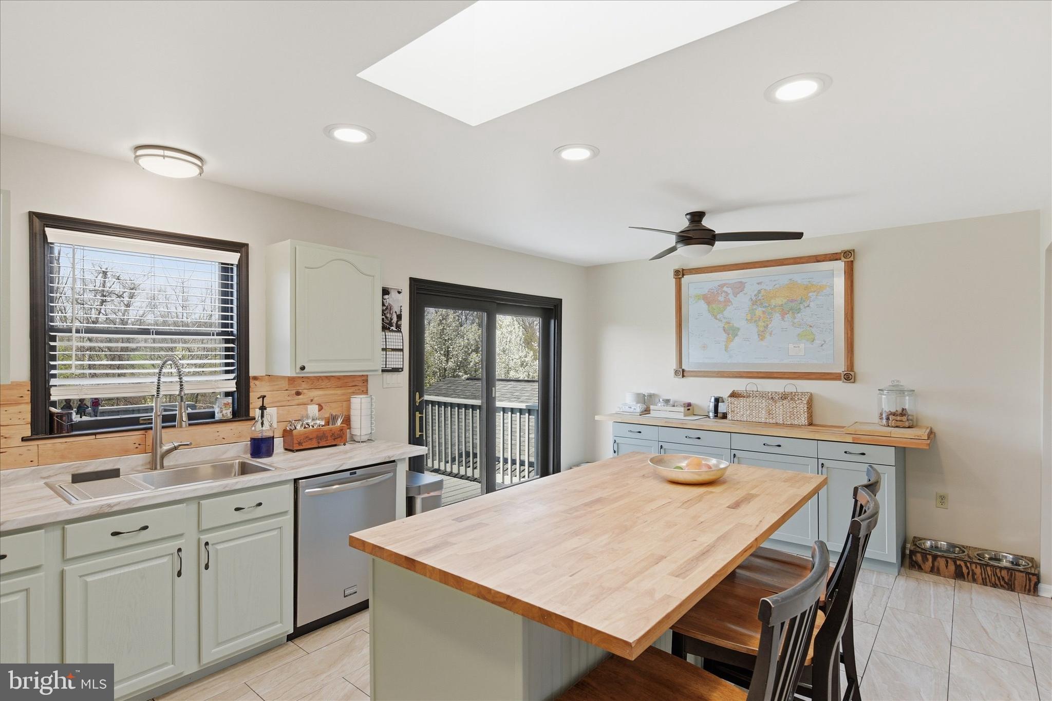 SHELLEYS RIVERVIEW - Residential