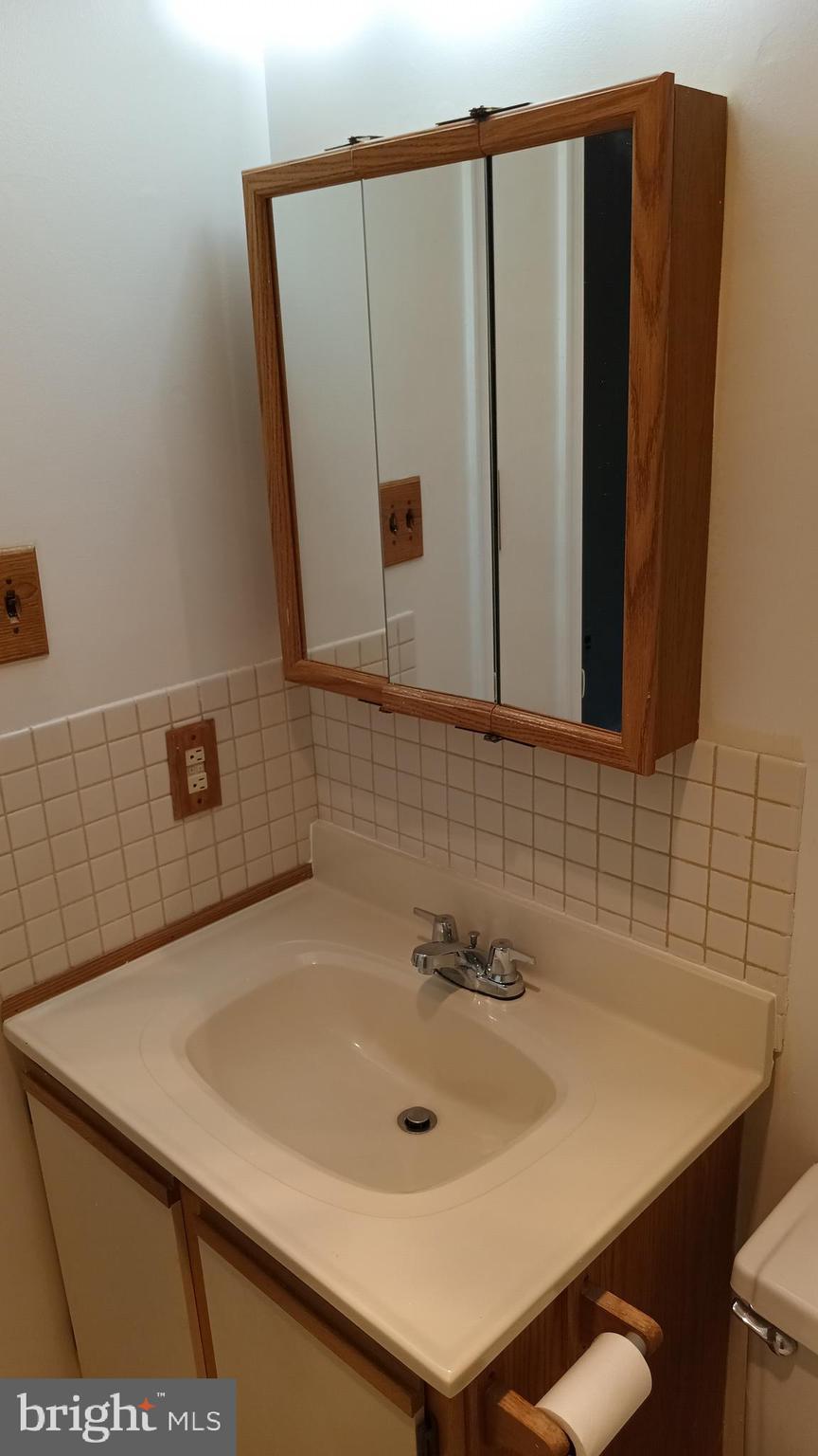 WHITPAIN HILLS - Residential Lease