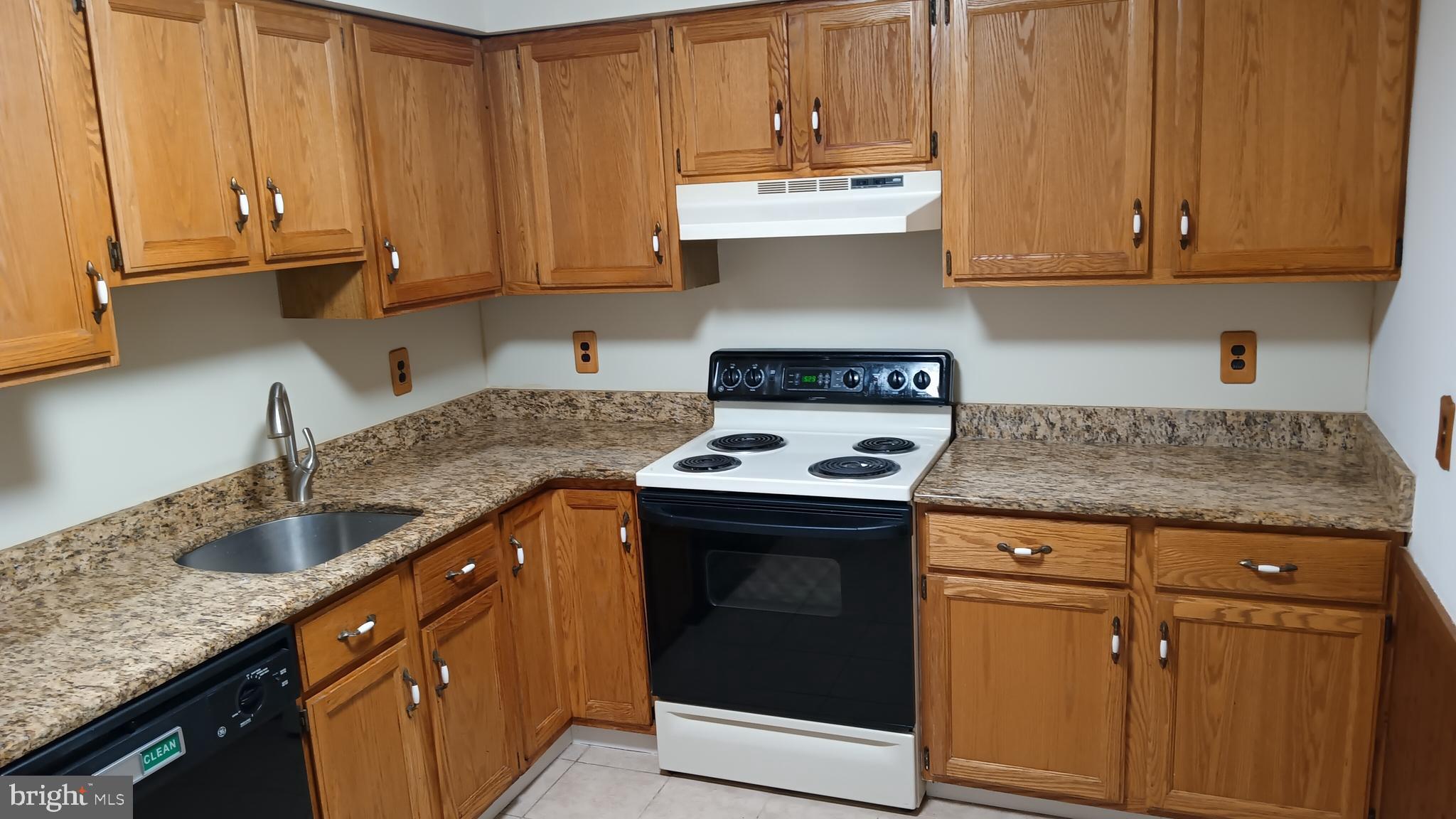 WHITPAIN HILLS - Residential Lease