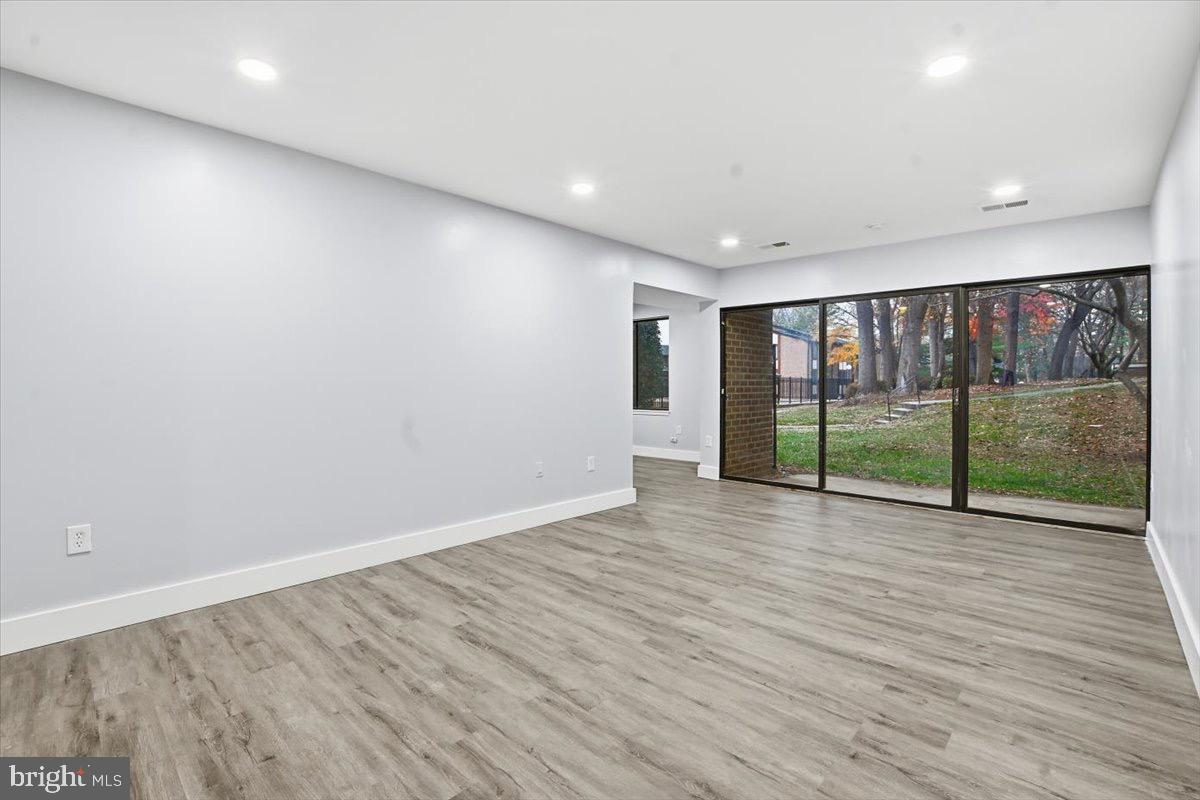 9713 KINGS CROWN COURT 1