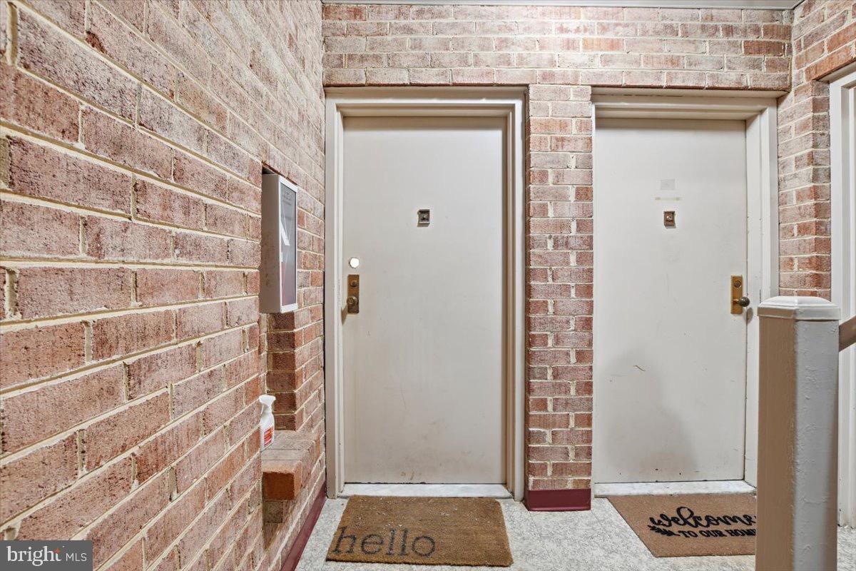 9713 KINGS CROWN COURT 1