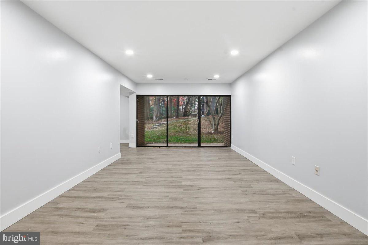 9713 KINGS CROWN COURT 1