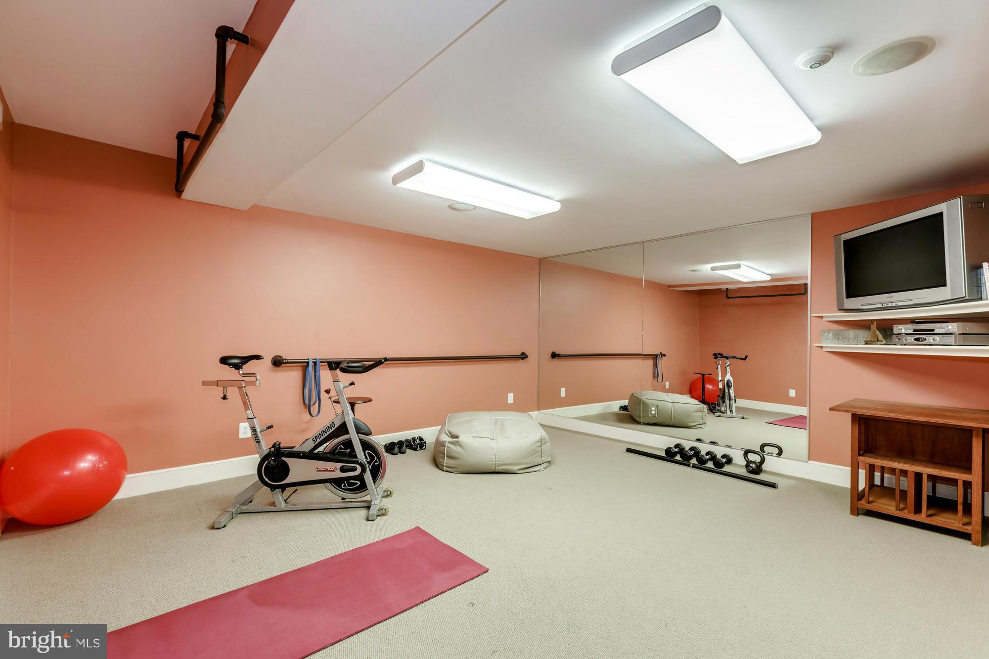 COUNTRY CLUB HILLS - Residential