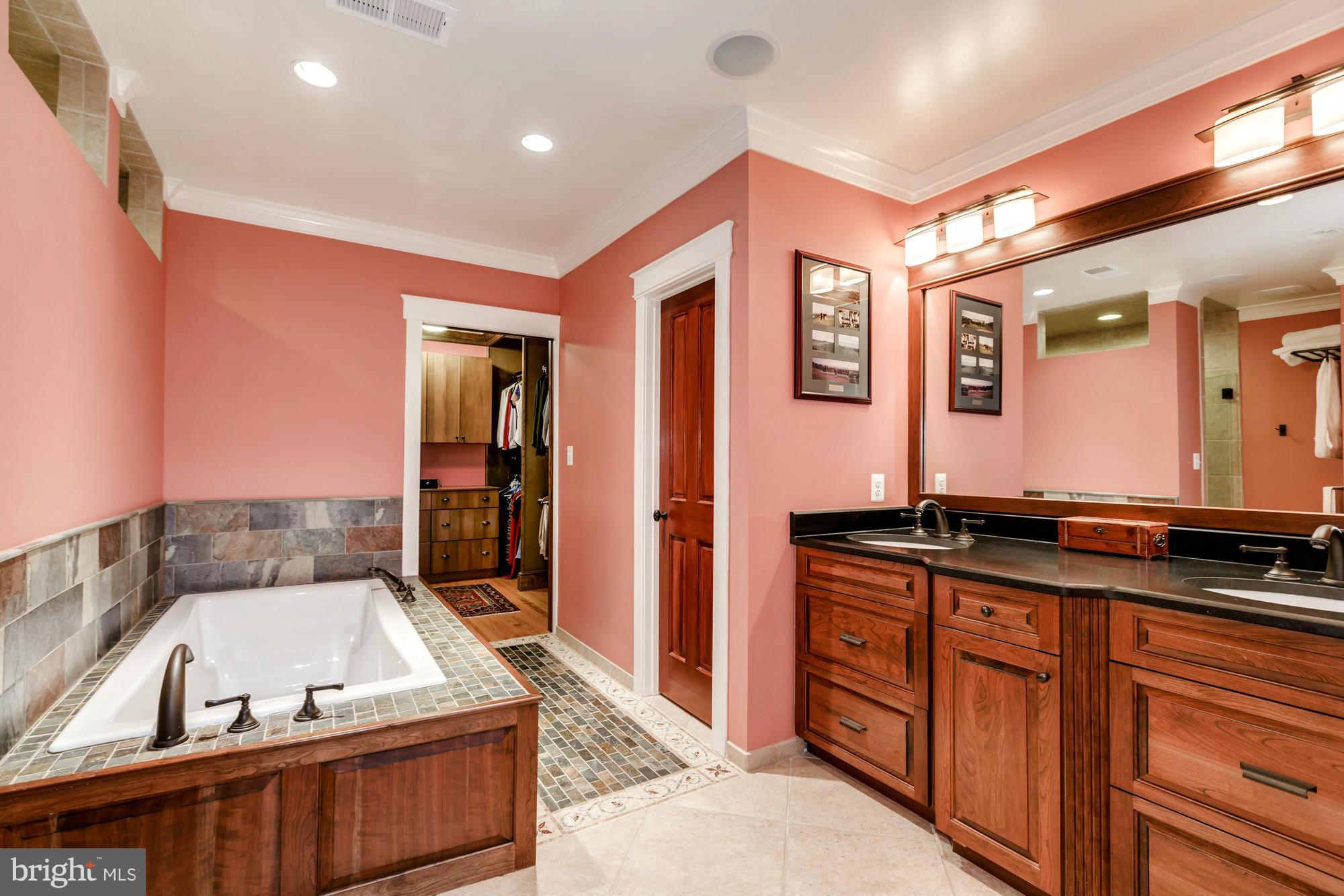 COUNTRY CLUB HILLS - Residential