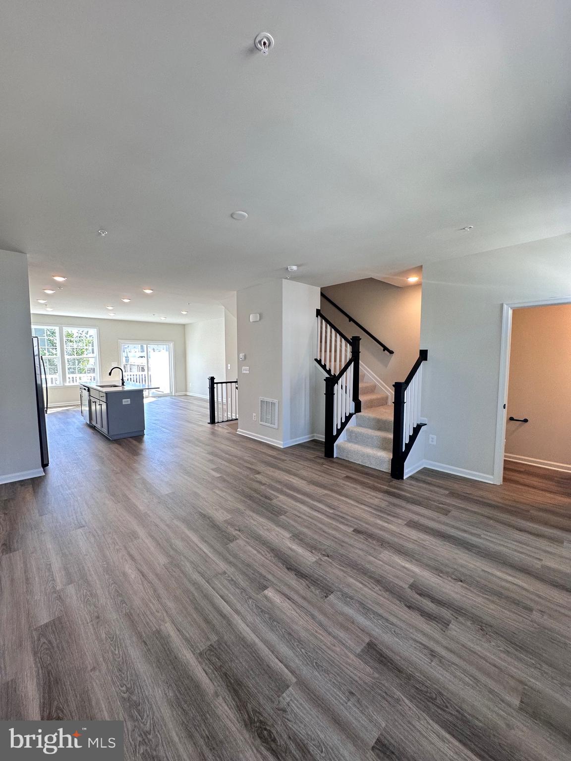 SPRING BANK - Residential Lease