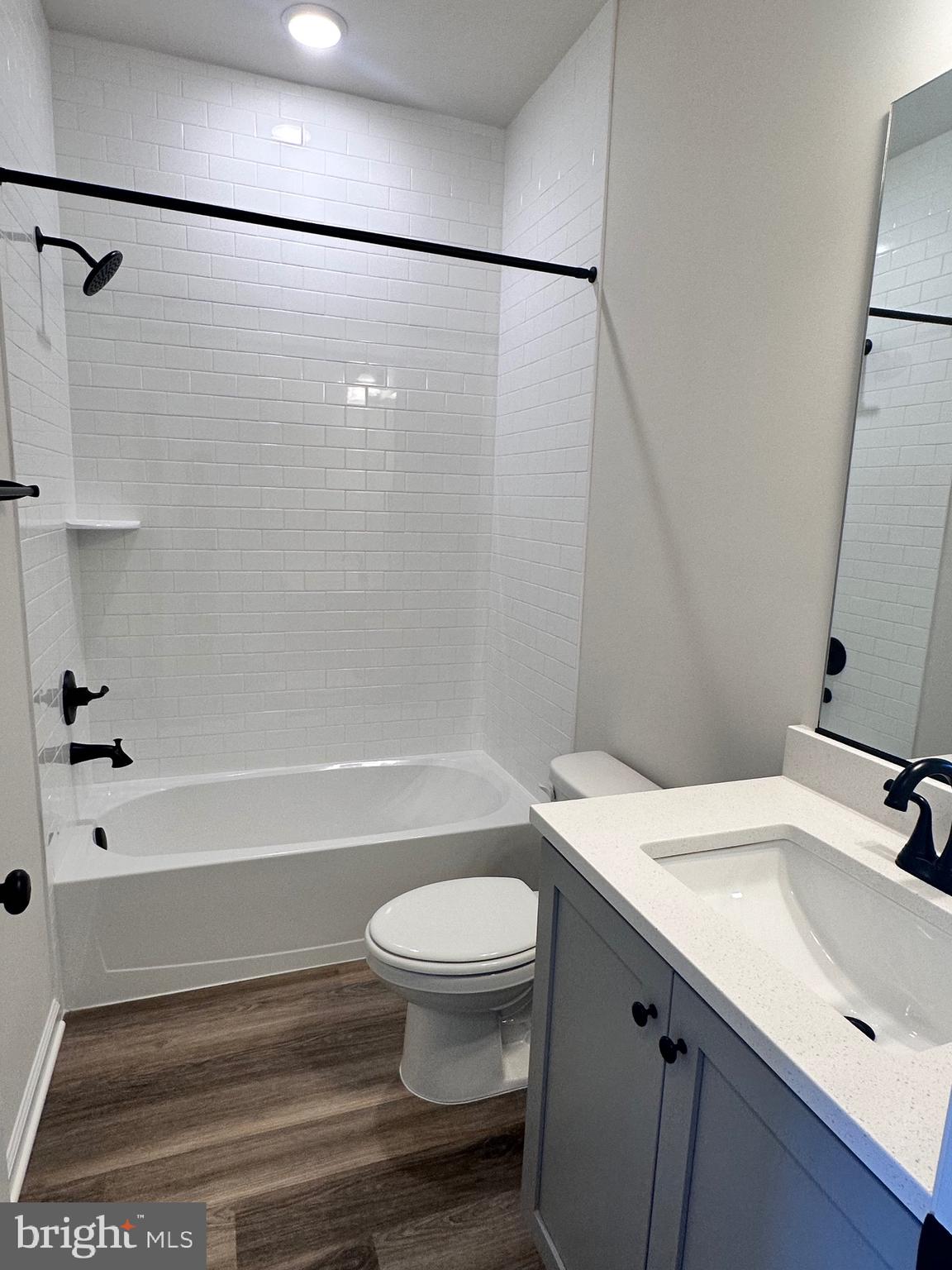 SPRING BANK - Residential Lease