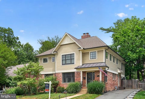 Photo of 6041 23rd Street N, ARLINGTON, VA 22205 (MLS # VAAR2075790)