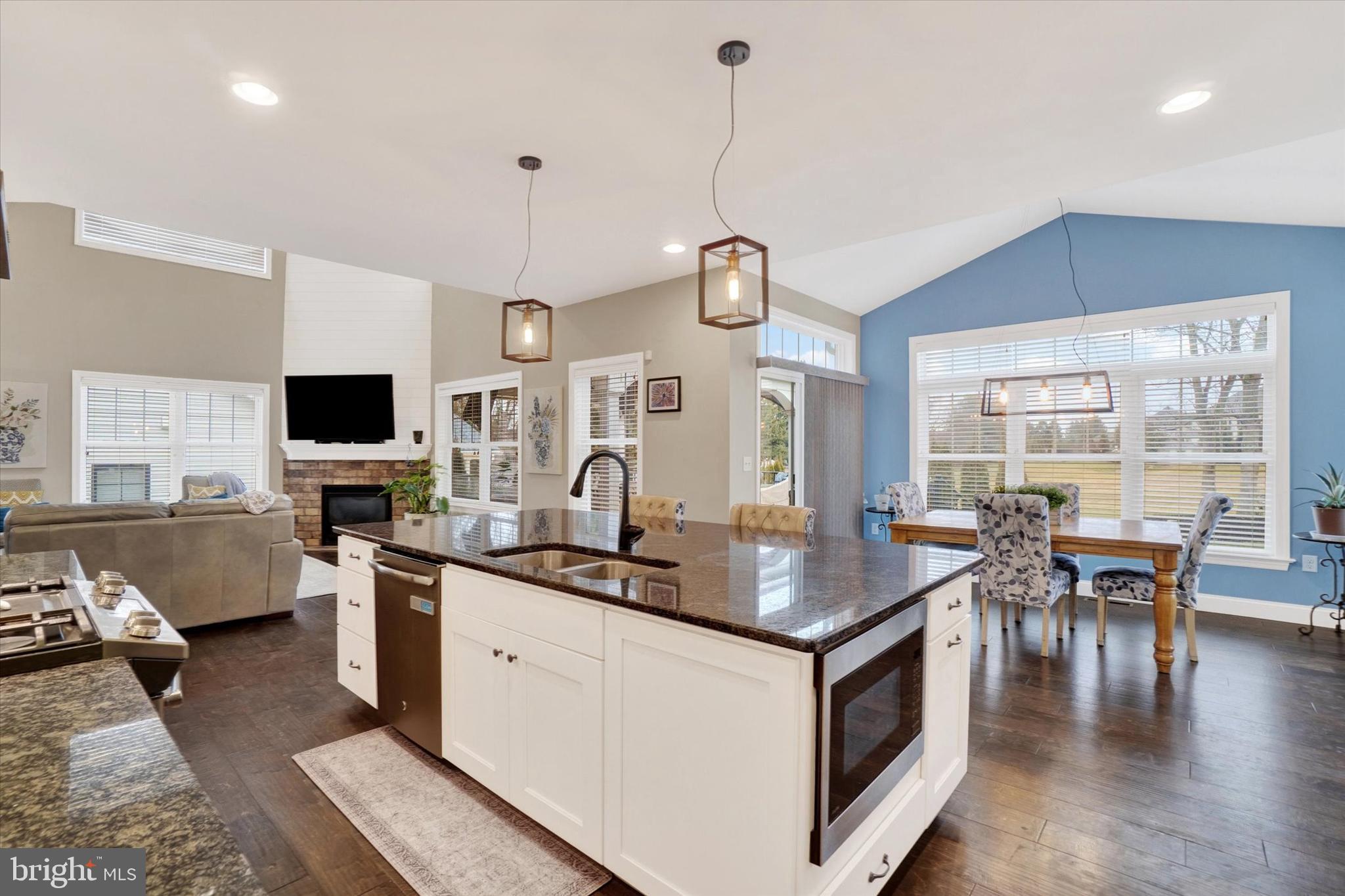 HEPPLEWHITE ESTATES - Residential