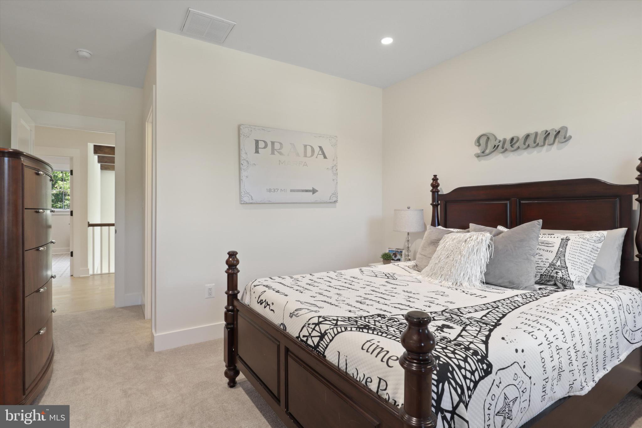 GLEN HILLS - Residential