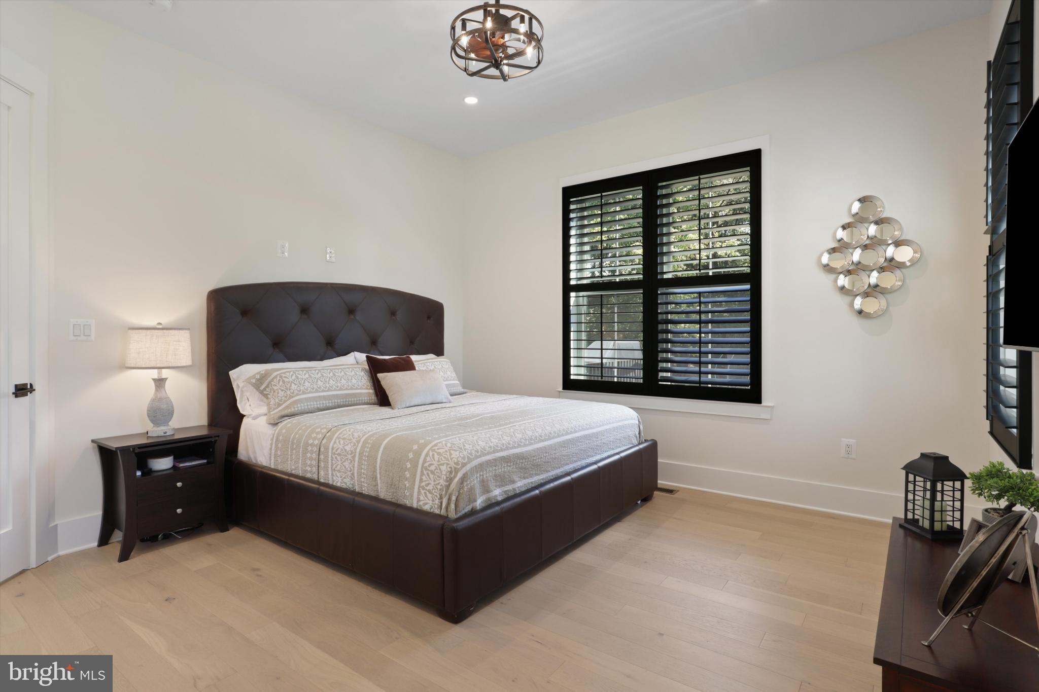 GLEN HILLS - Residential