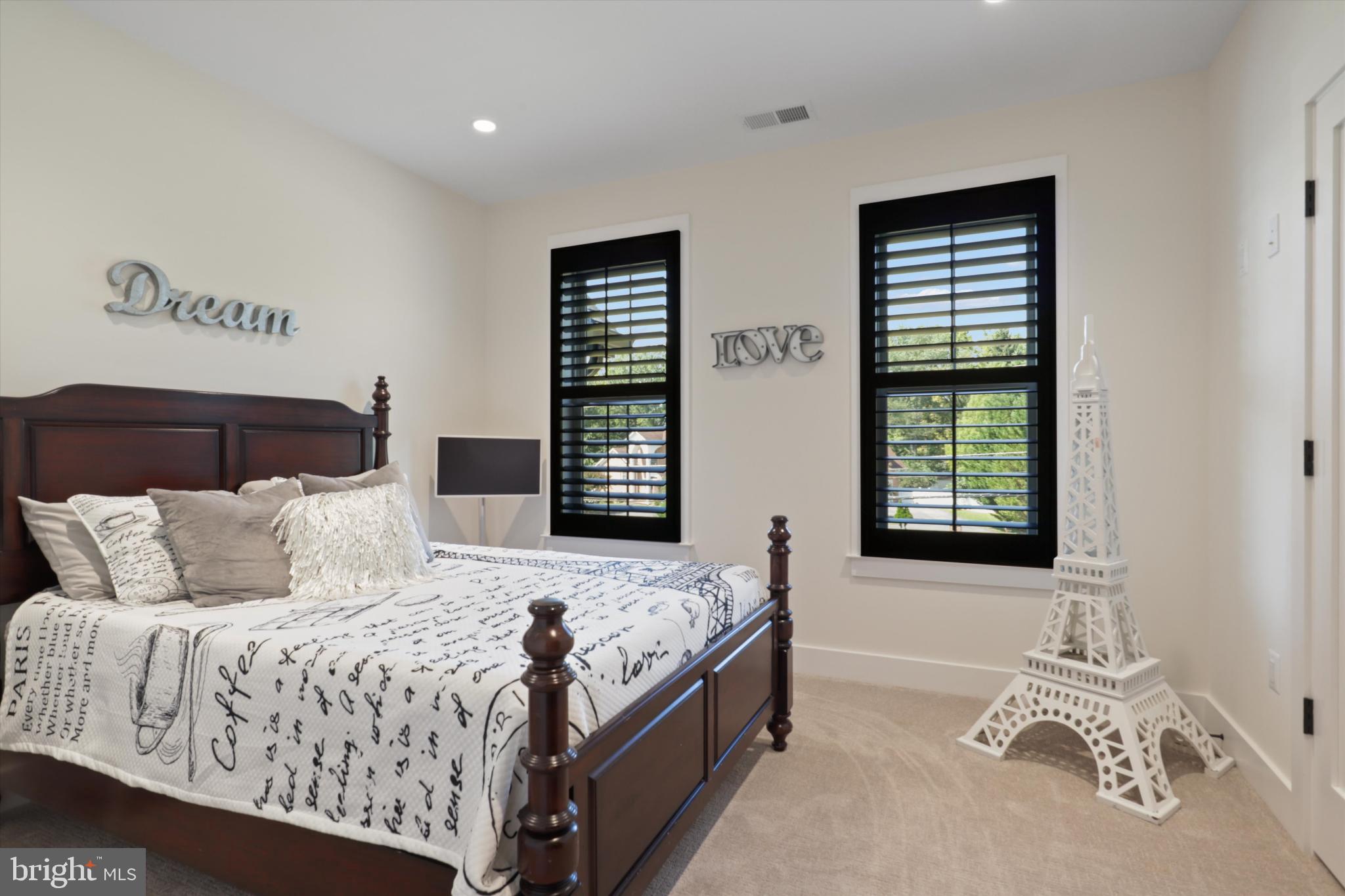 GLEN HILLS - Residential