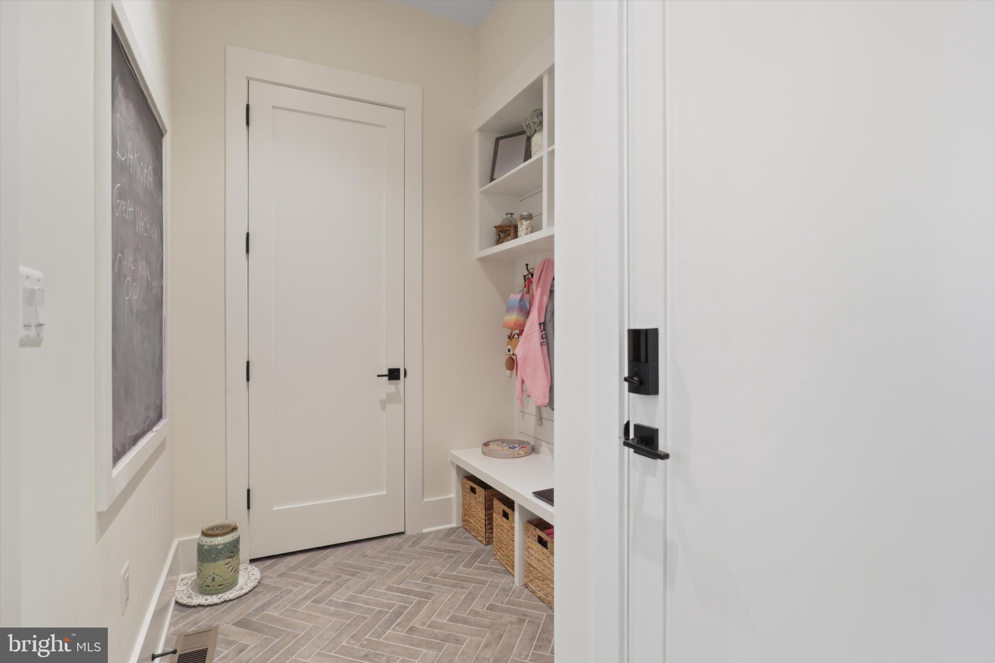 GLEN HILLS - Residential