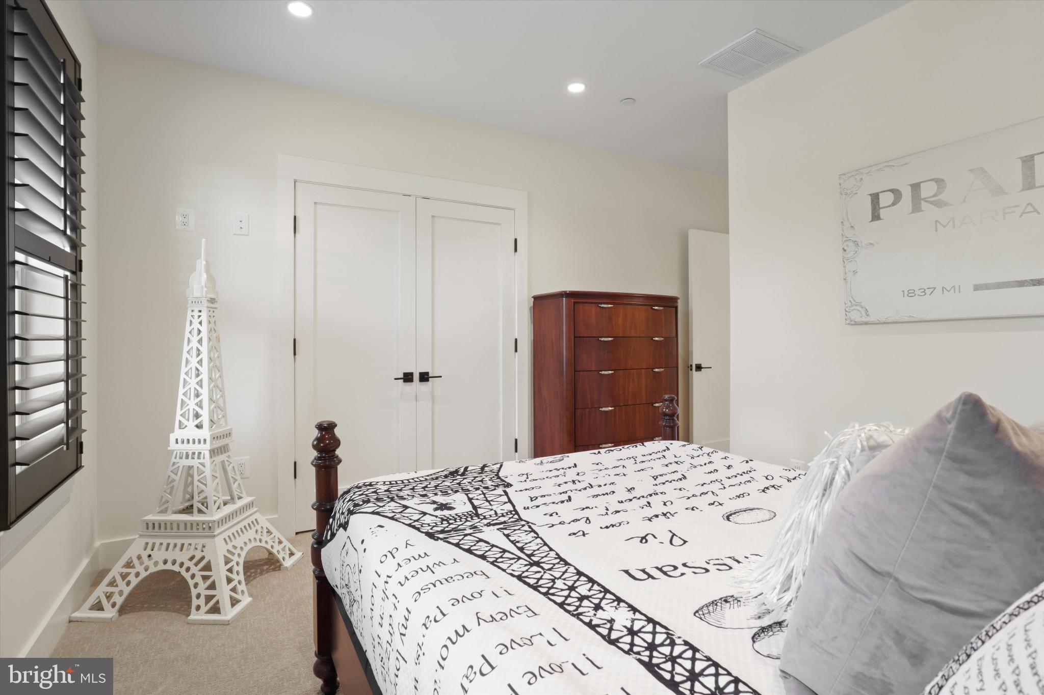 GLEN HILLS - Residential