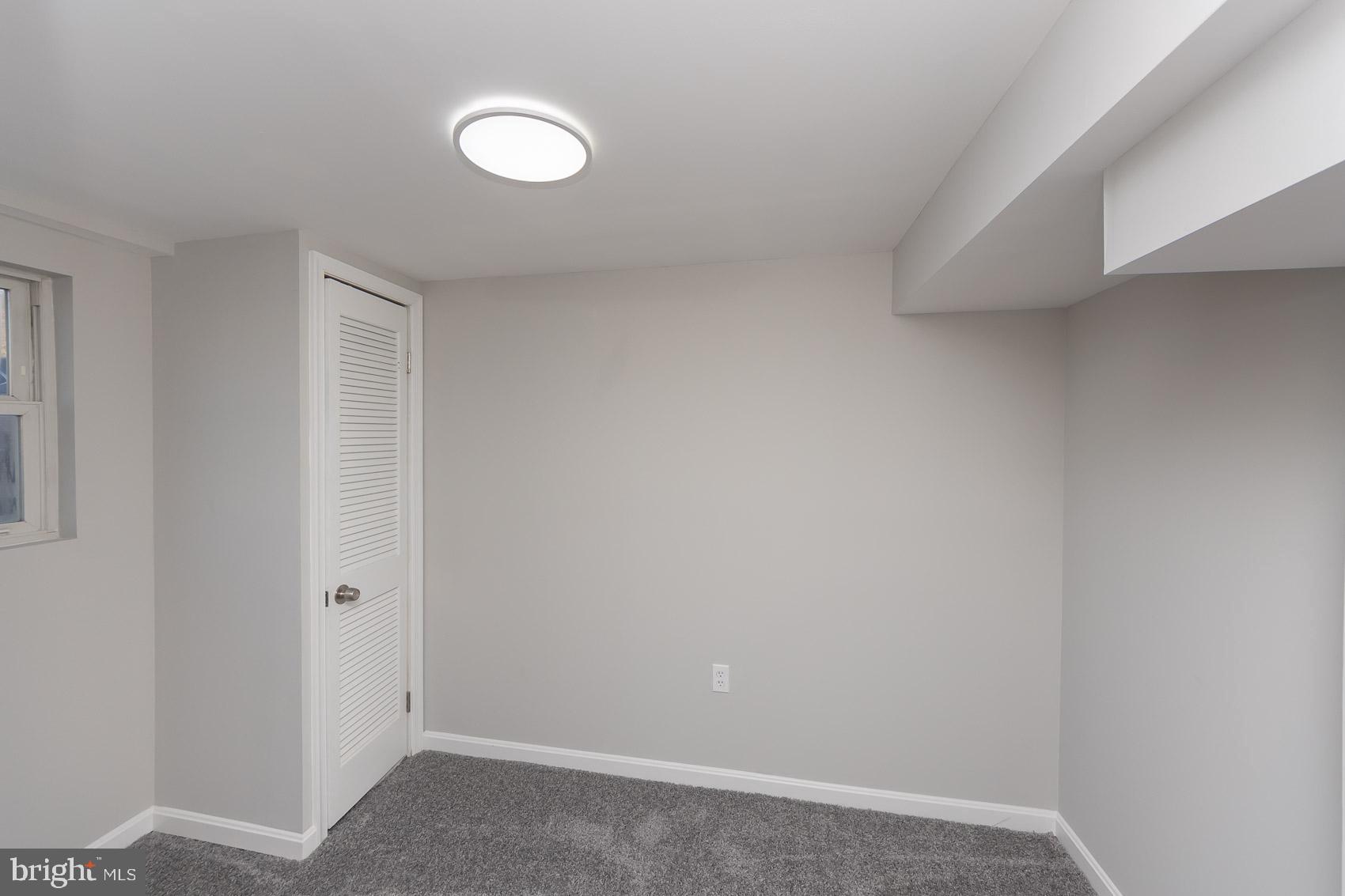 SUBURBIA - Residential