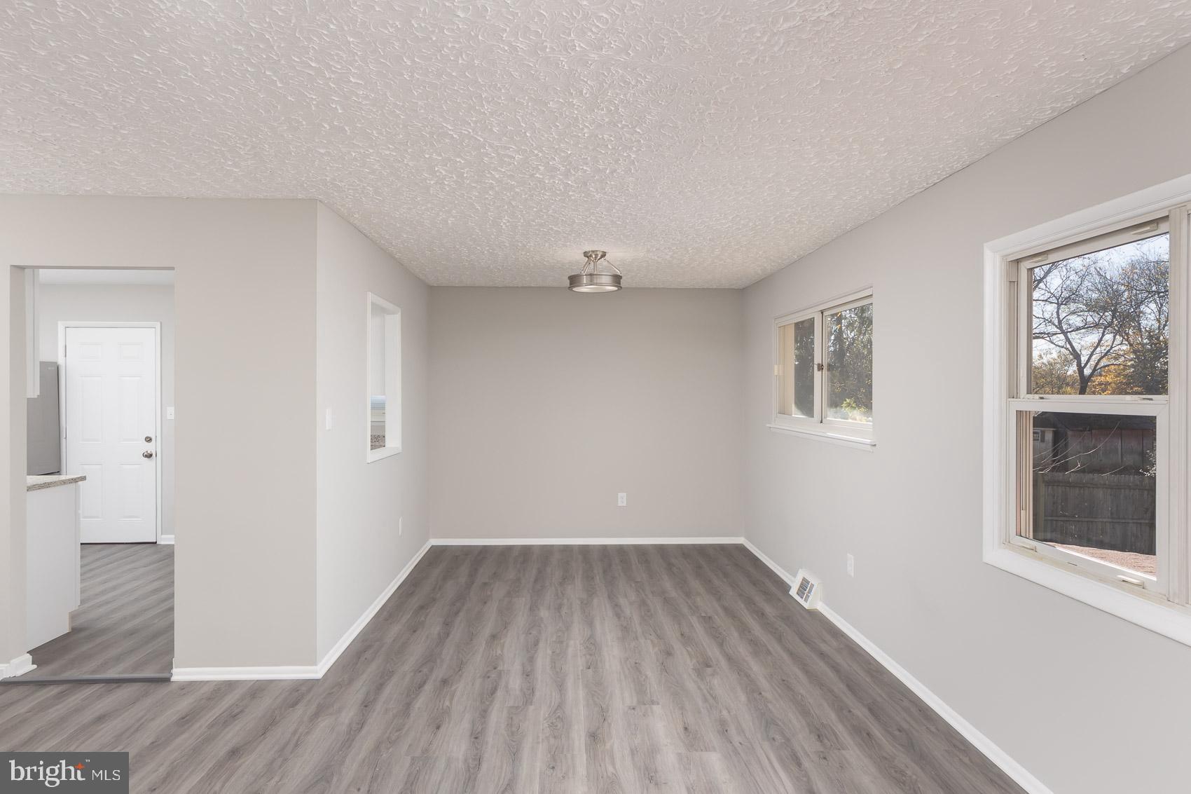 SUBURBIA - Residential