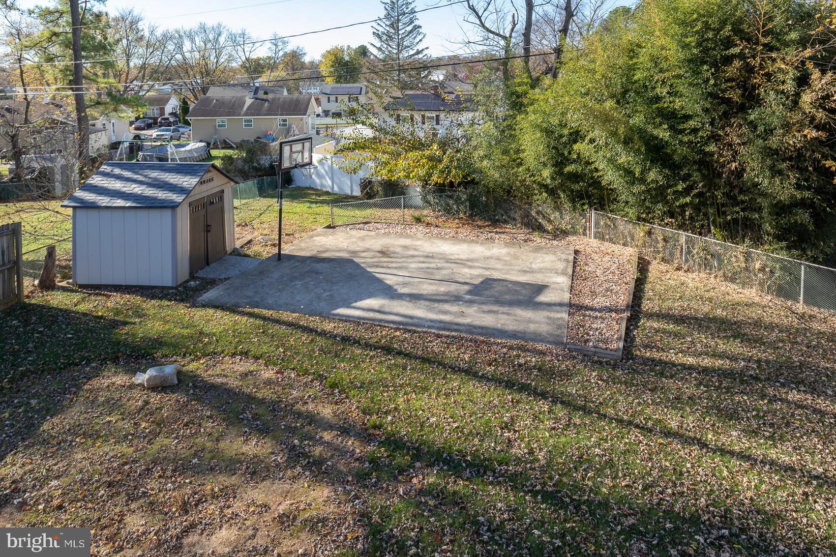 SUBURBIA - Residential