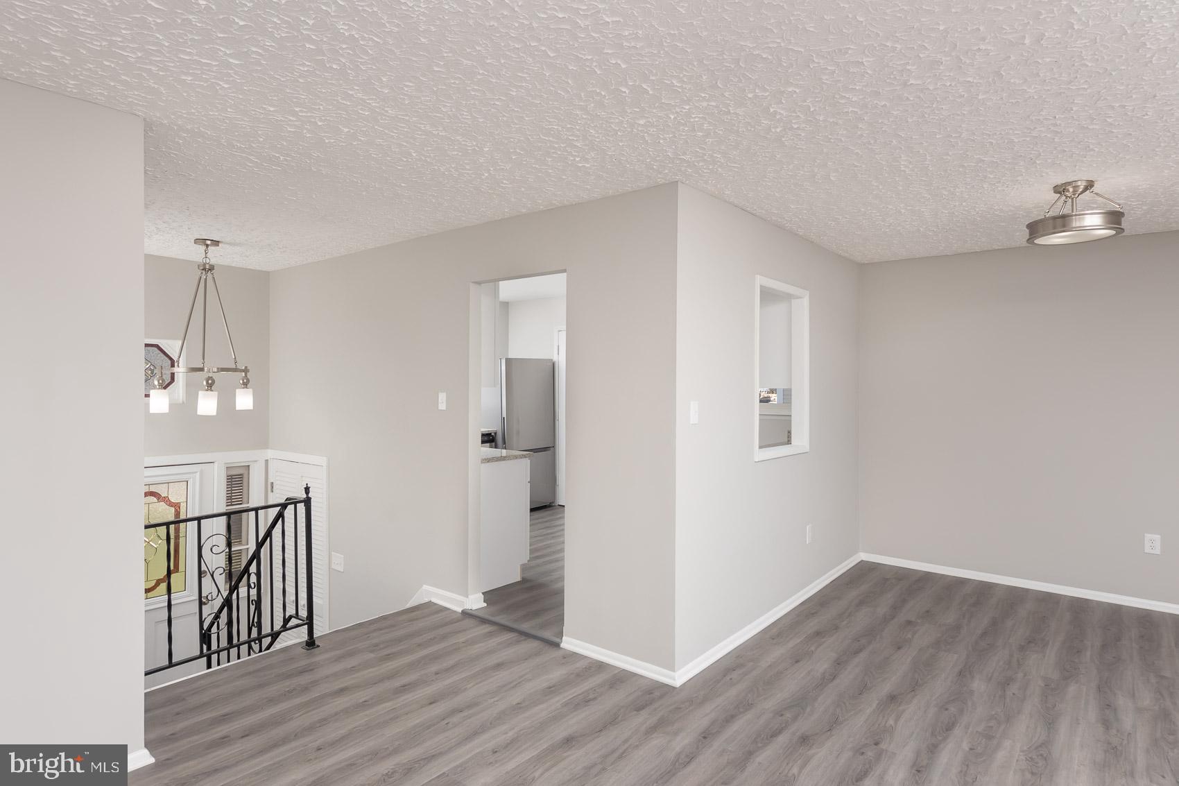 SUBURBIA - Residential