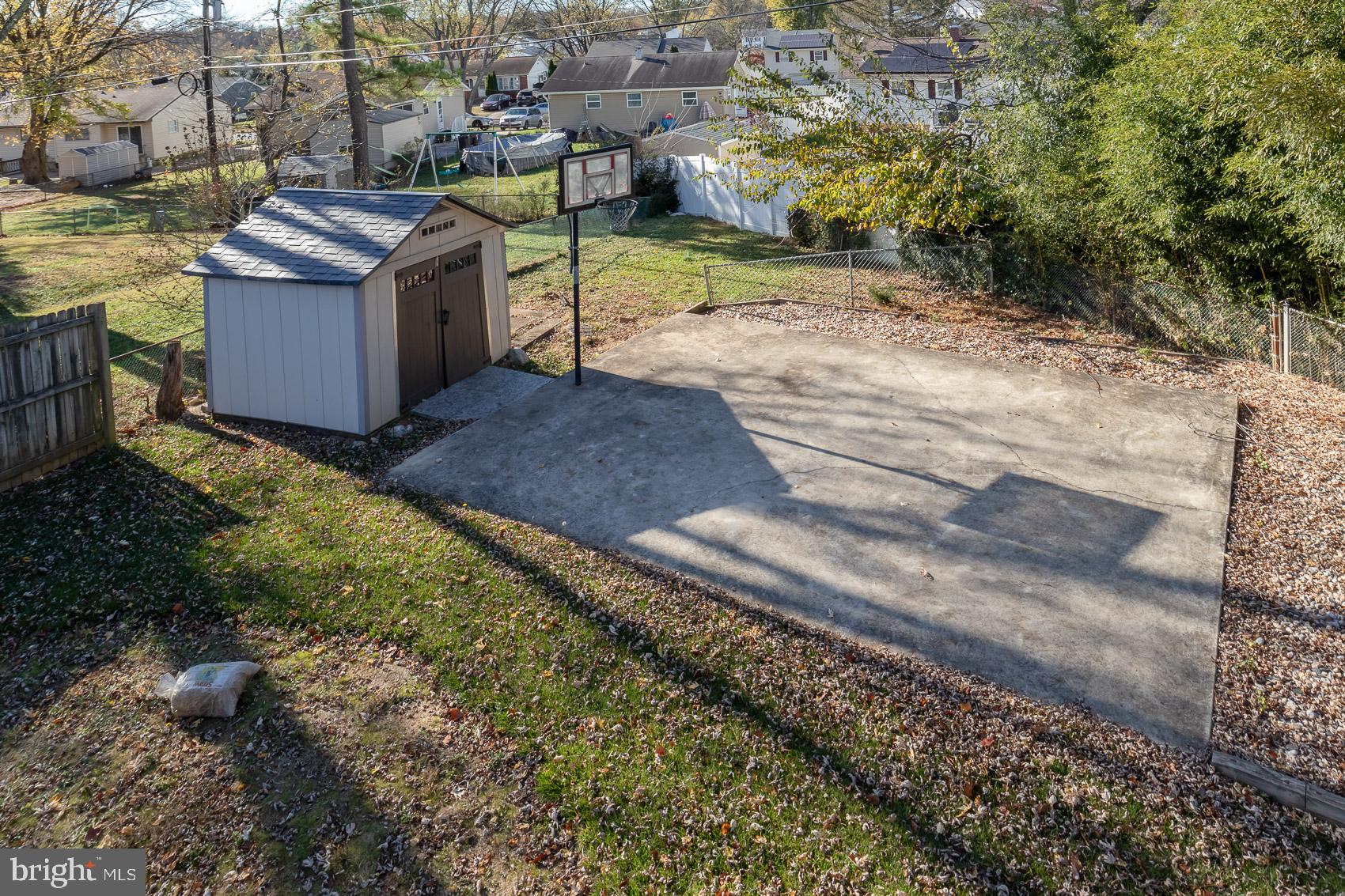 SUBURBIA - Residential