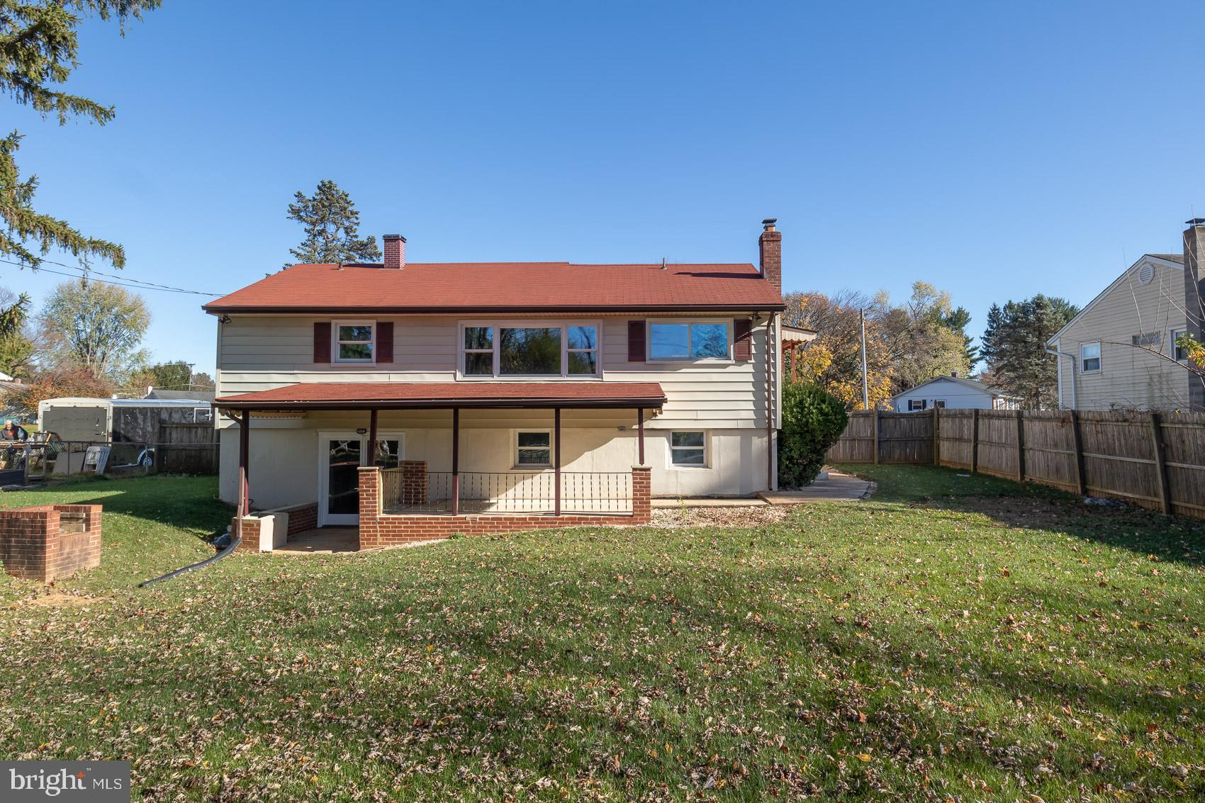 SUBURBIA - Residential