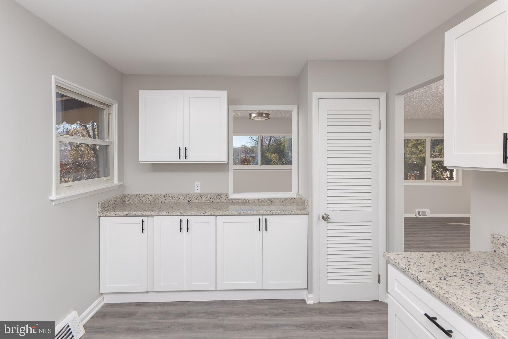 SUBURBIA - Residential