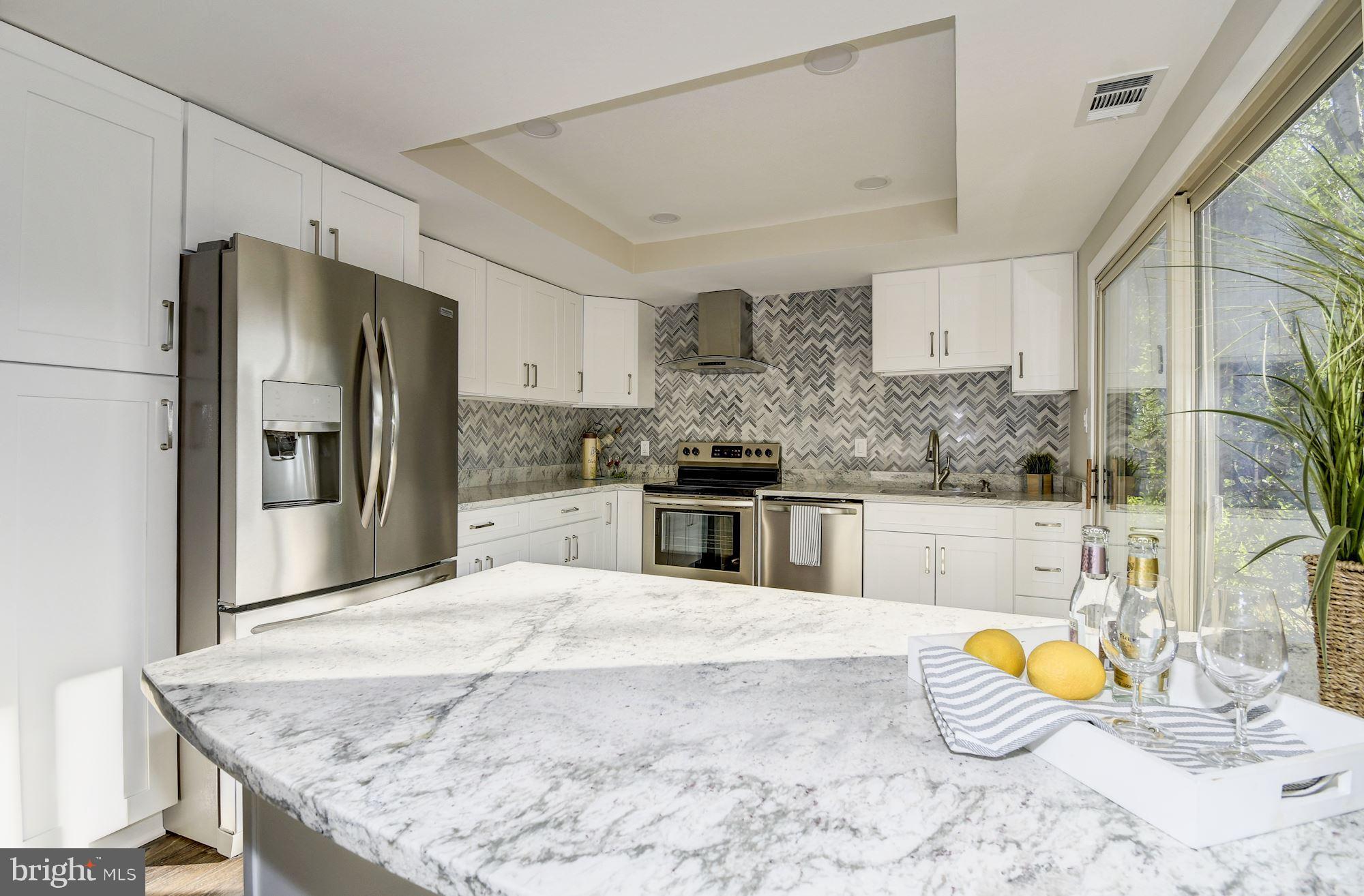 STONEYBROOKE - Residential