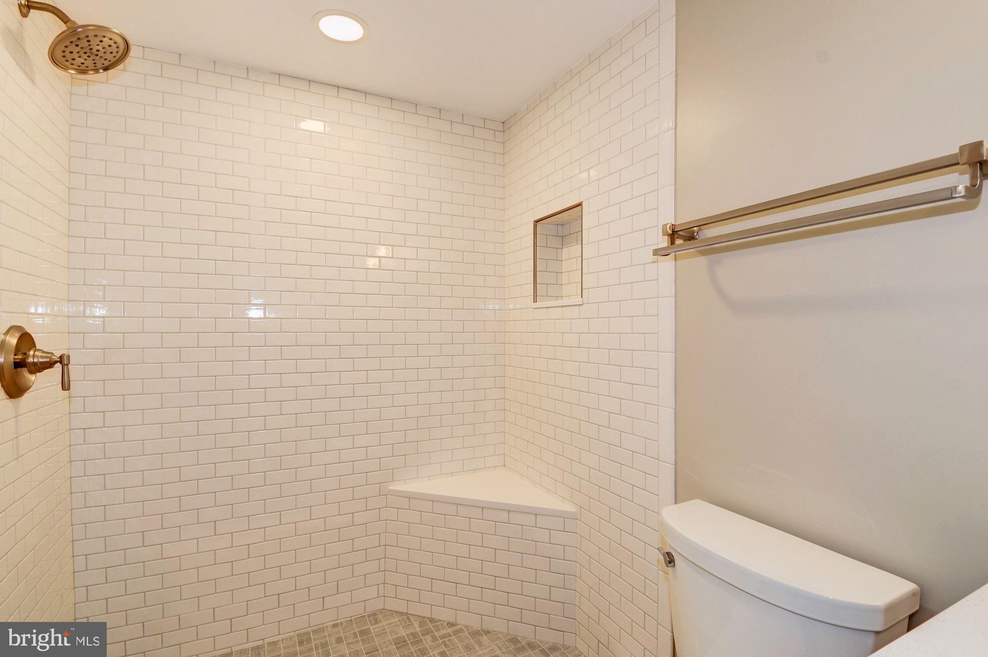 STONEYBROOKE - Residential