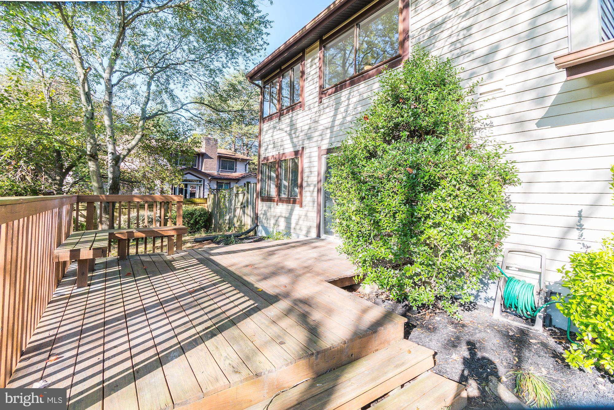 STONEYBROOKE - Residential