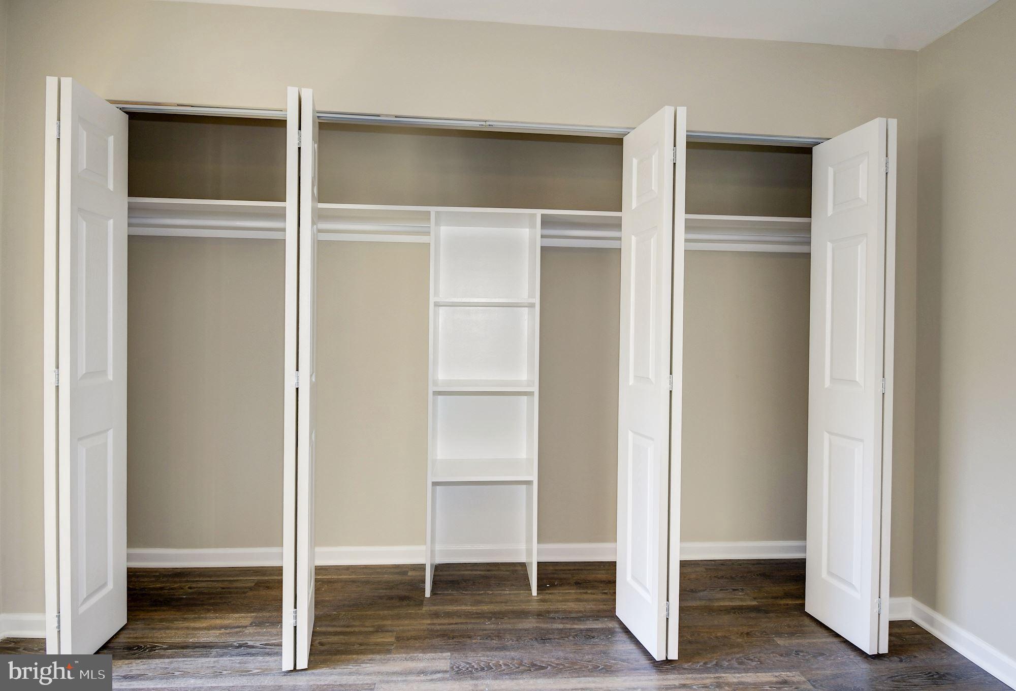 STONEYBROOKE - Residential