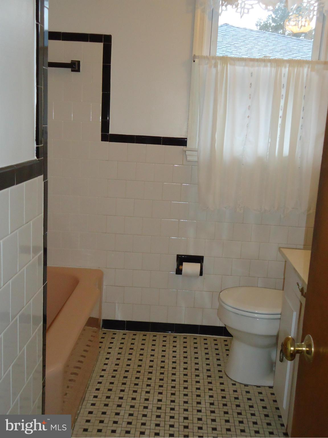 COLONIAL GARDENS - Residential