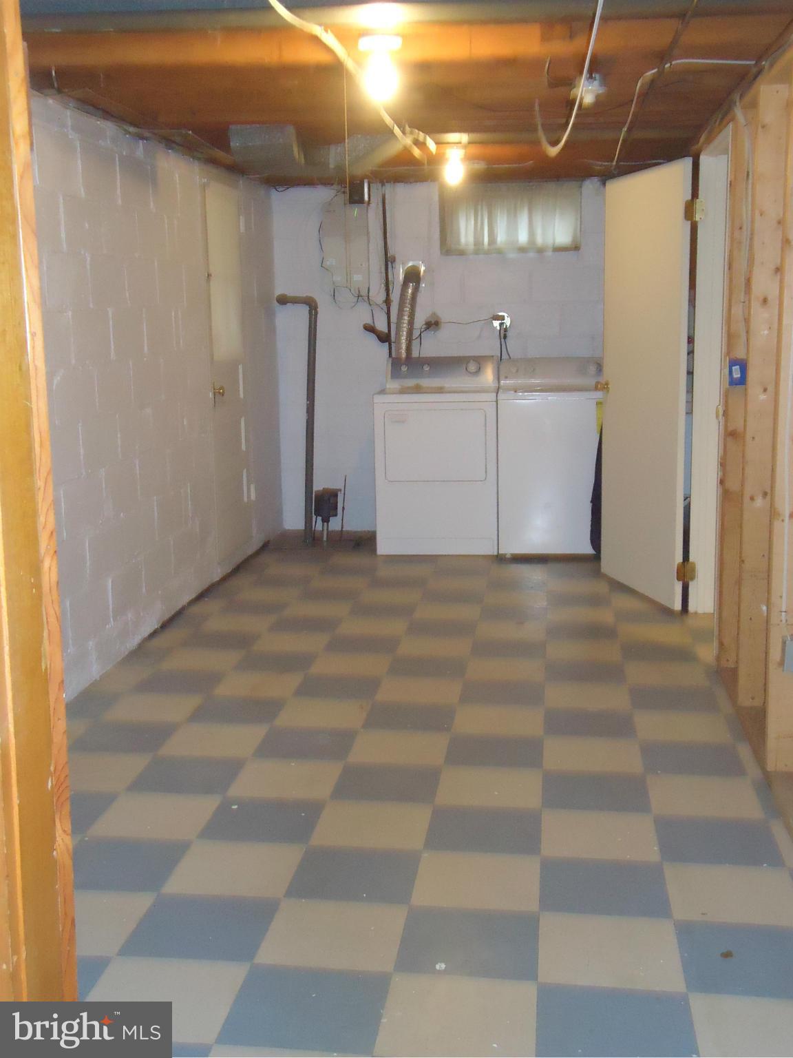 COLONIAL GARDENS - Residential