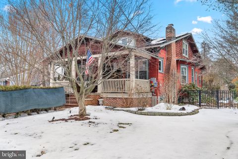 912 LAKEVIEW AVENUE LAUREL SPRINGS NJ 08021