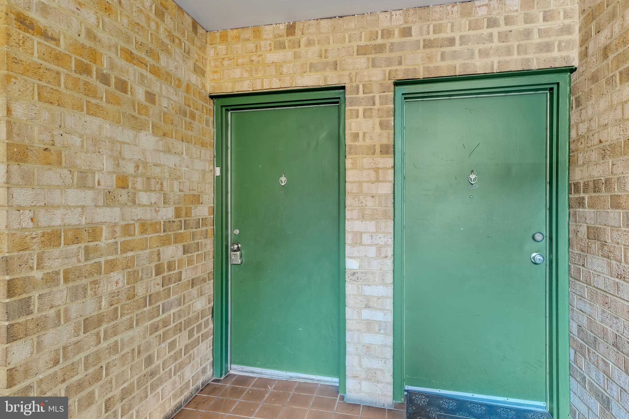 SAXONY SQUARE - Residential