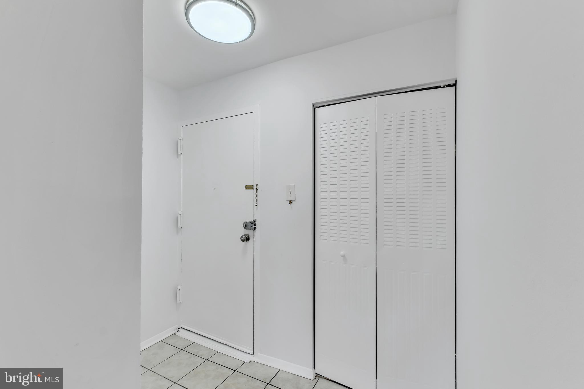 SAXONY SQUARE - Residential