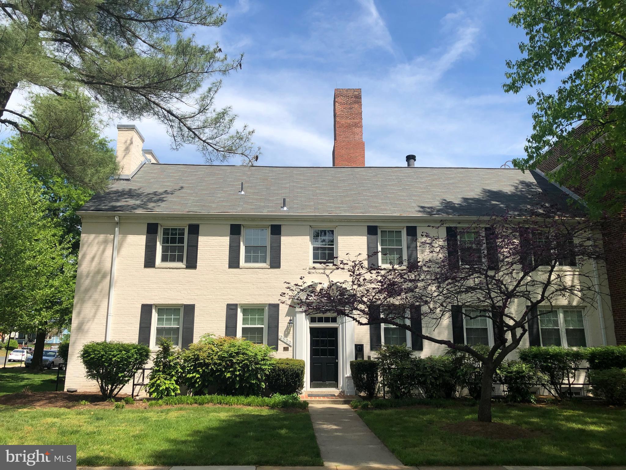 COMMONS OF ARLINGTON - Residential Lease