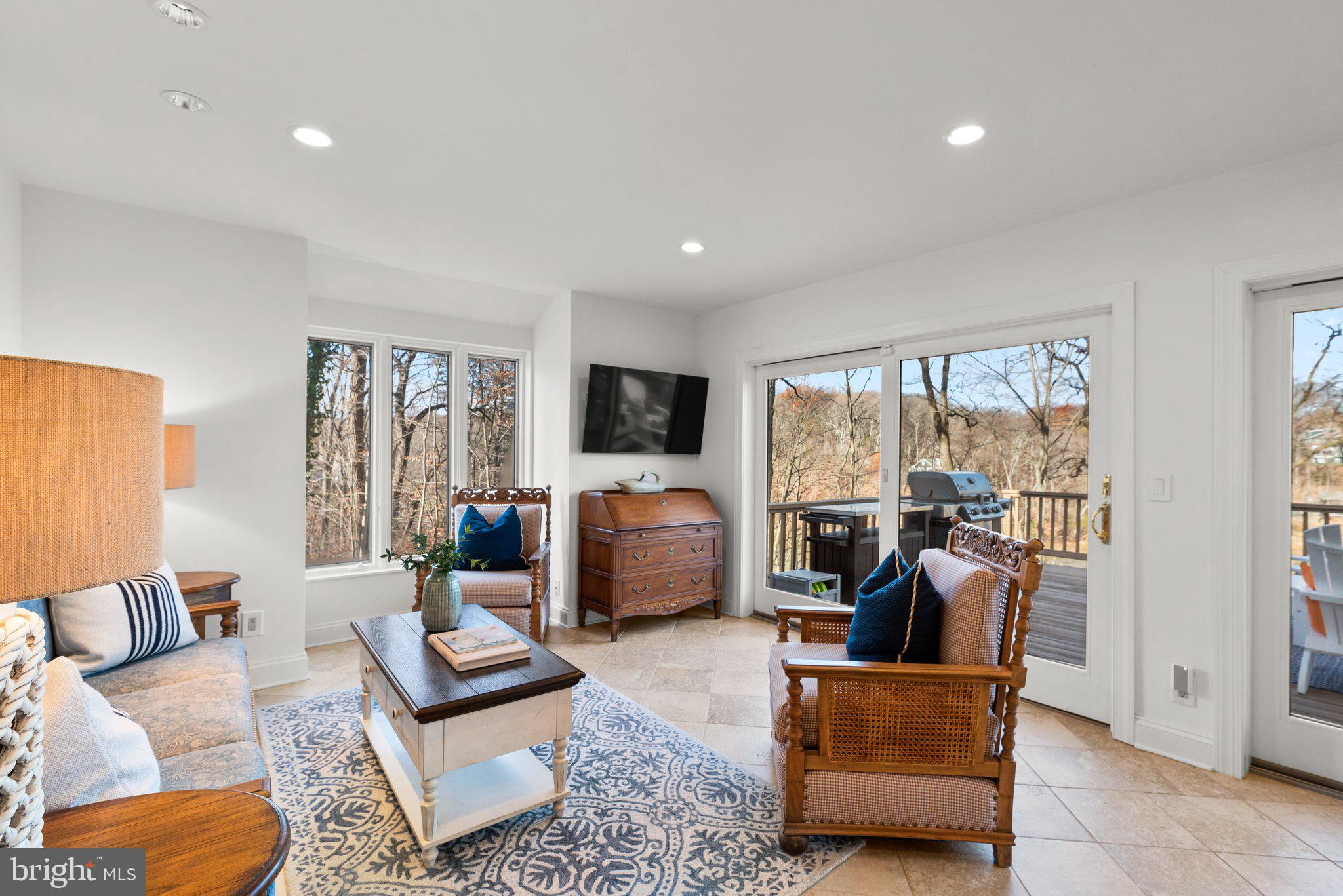 THE DOWNS - Residential