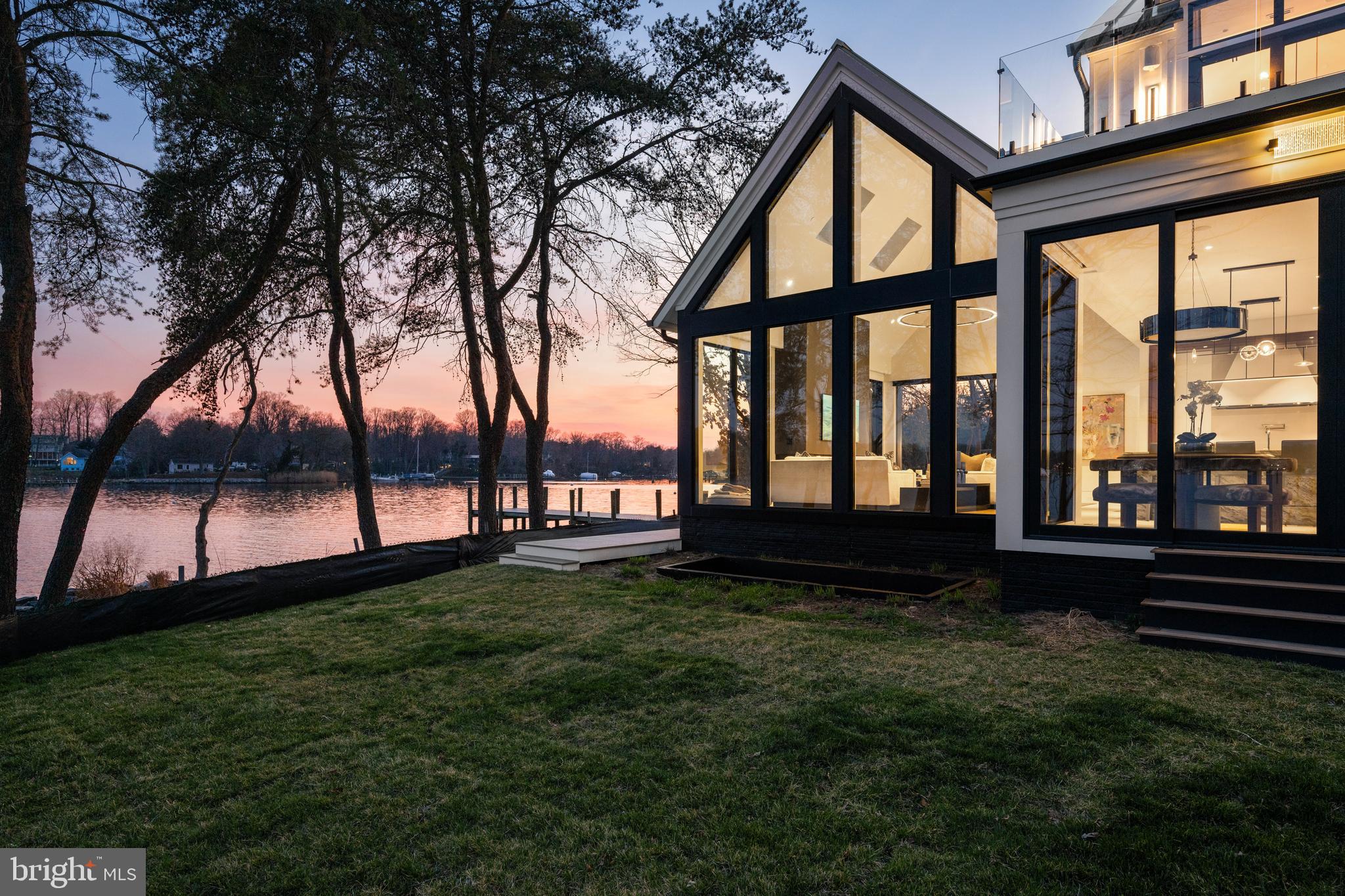 ANNAPOLIS ROADS - Residential