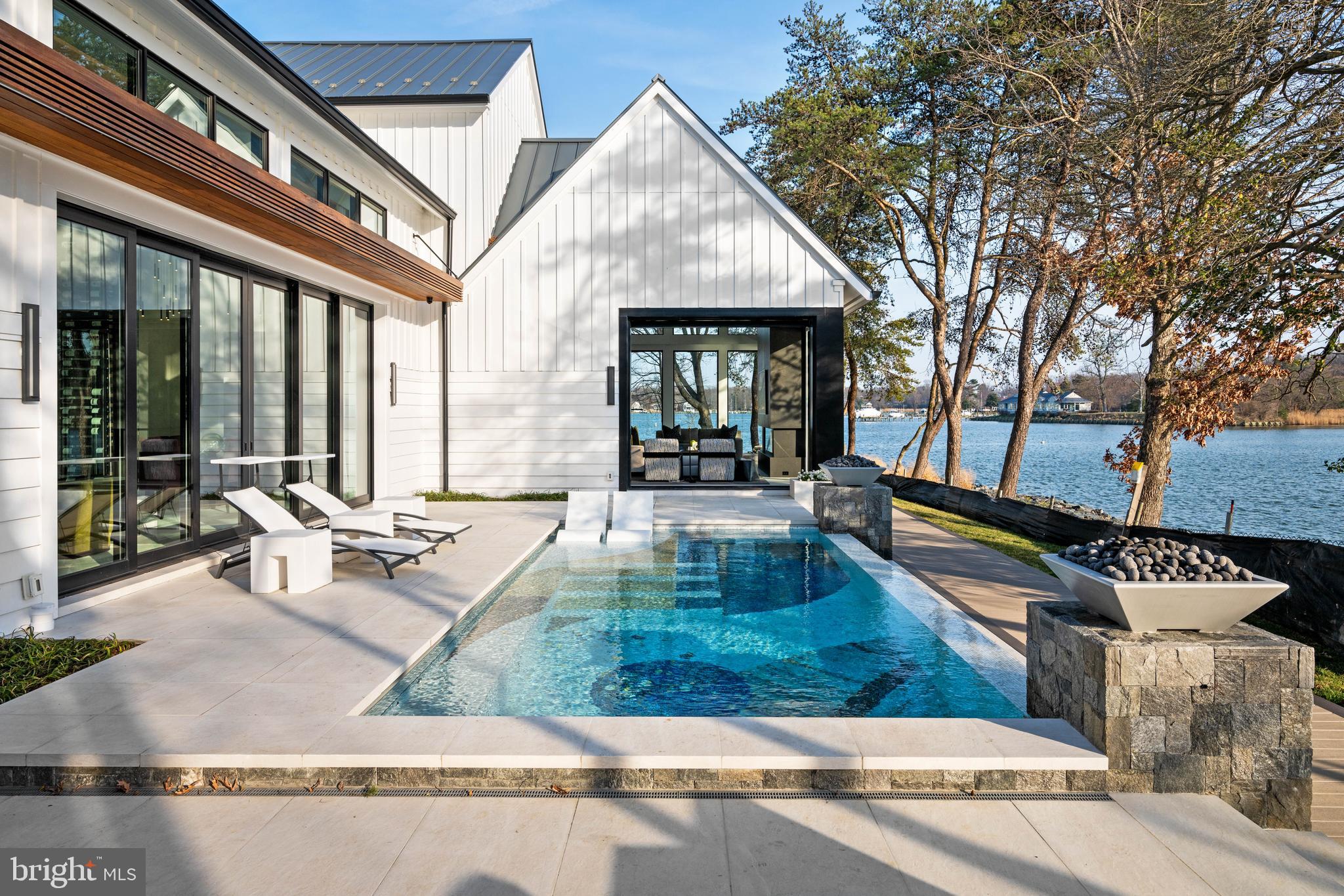 ANNAPOLIS ROADS - Residential