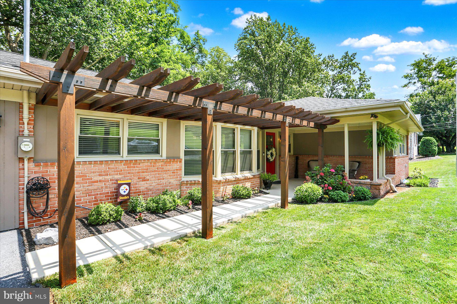 213 HILLSIDE DRIVE