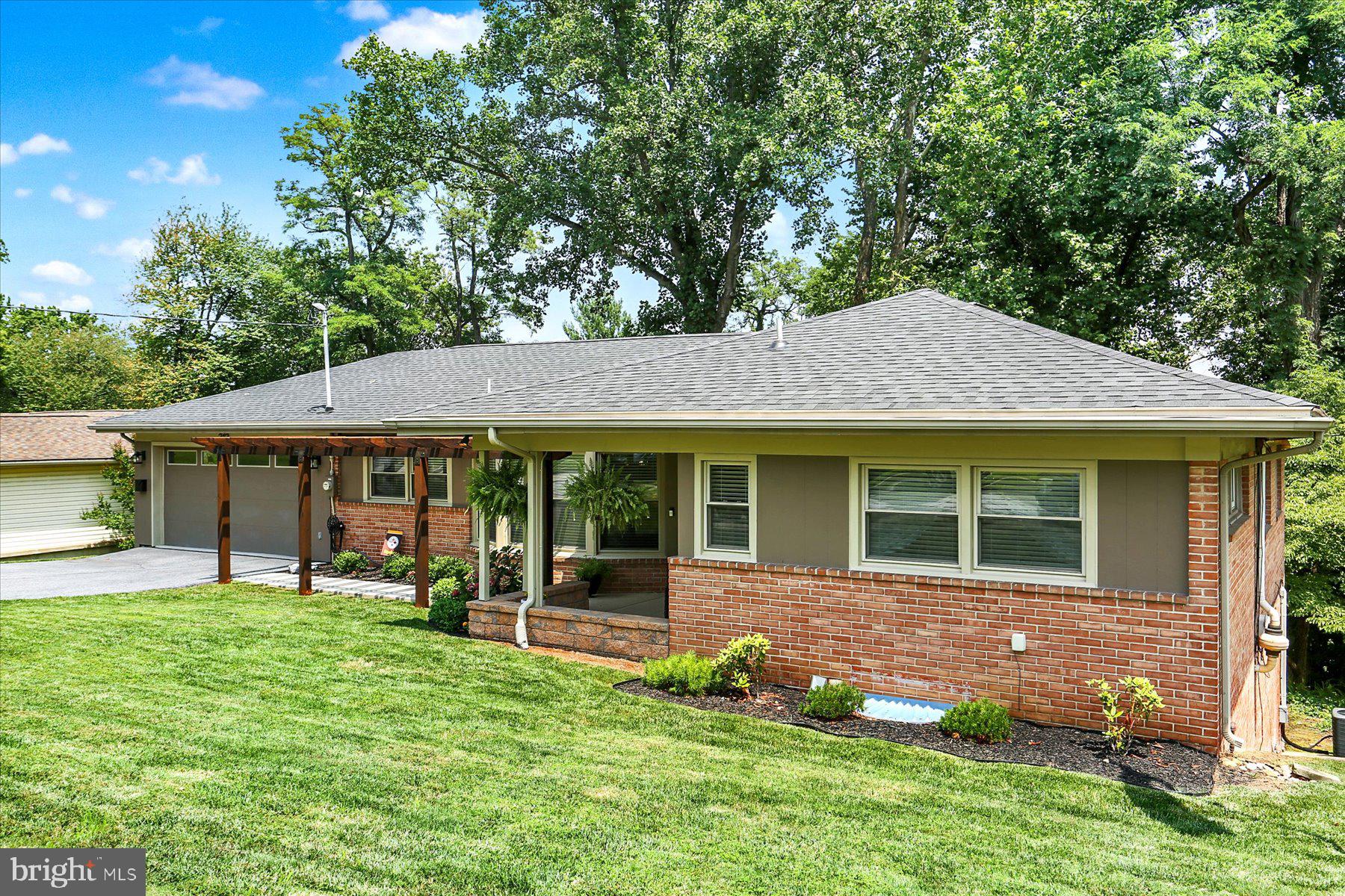 213 HILLSIDE DRIVE