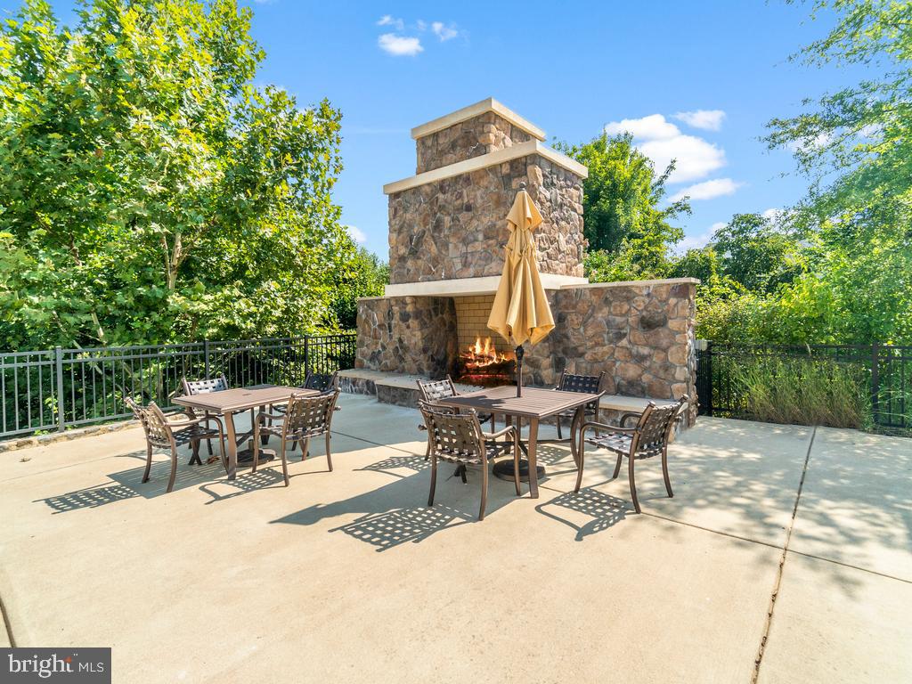 REGENCY AT CHANCELLORSVILLE - Residential