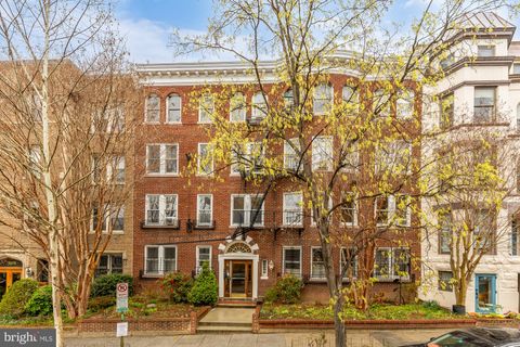 Photo of 1869 Mintwood Place NW #24, WASHINGTON, DC 20009 (MLS # DCDC2253362)