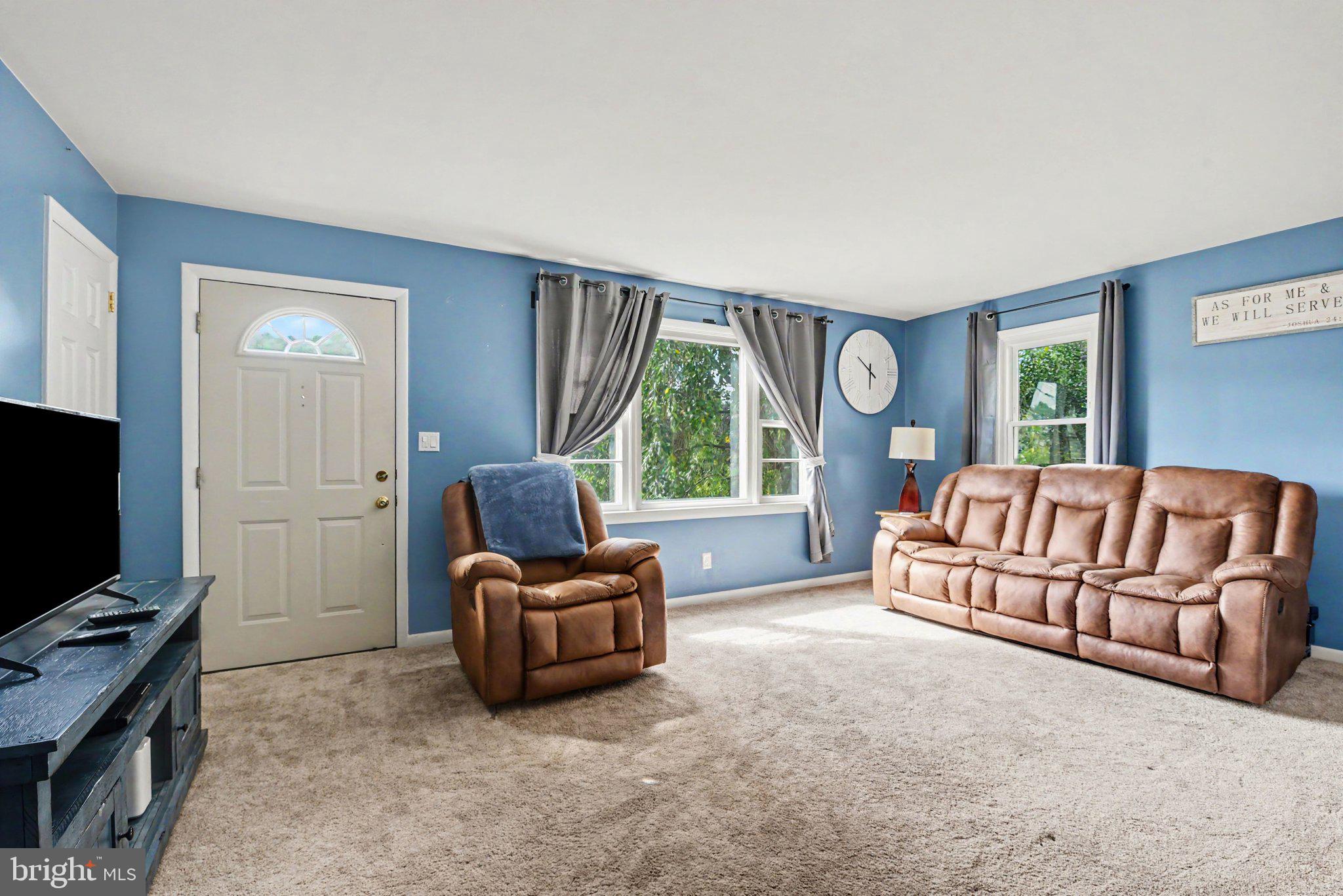 653 HILLSIDE AVENUE