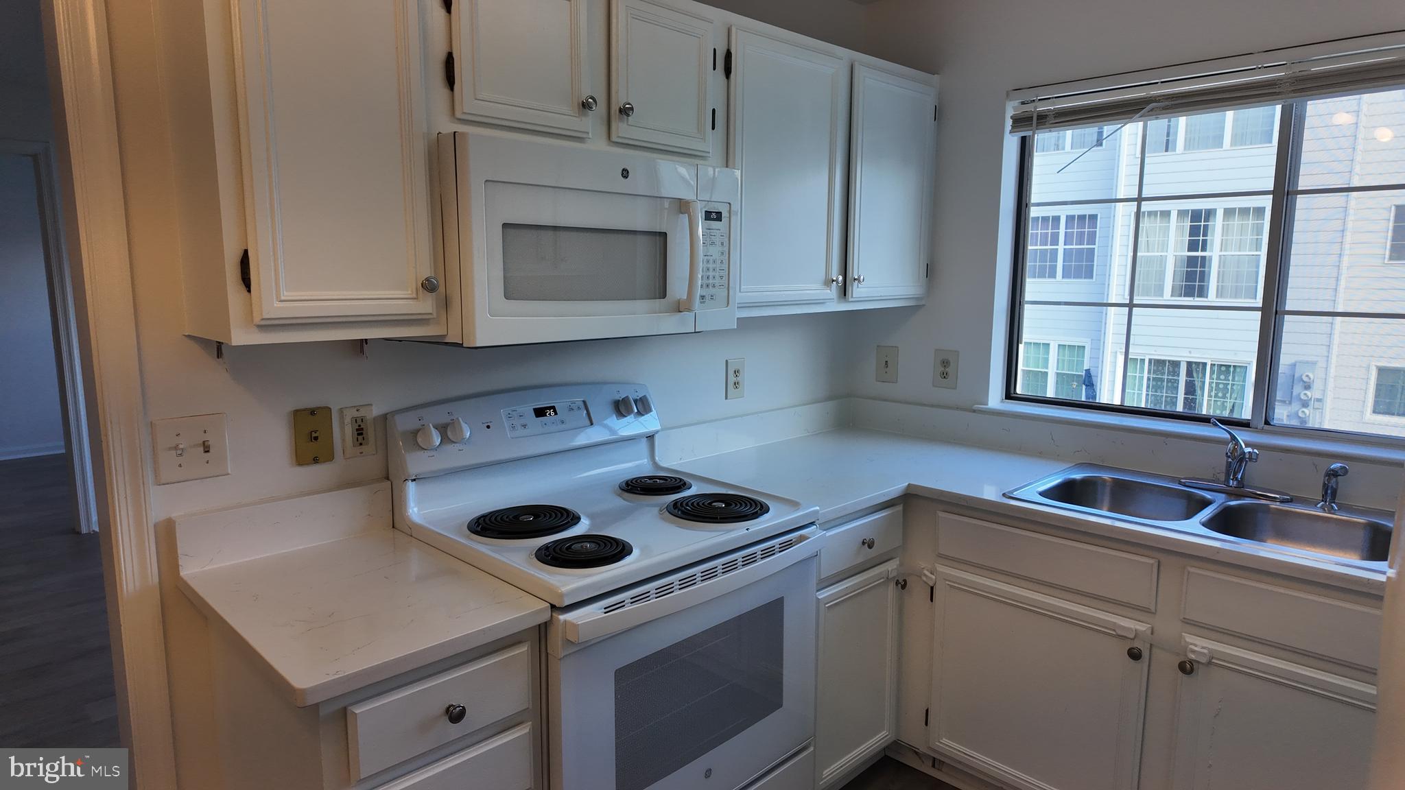 FOX CHASE - Residential