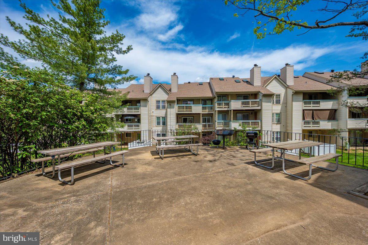 VISTAS 2 AT LAUREL - Residential