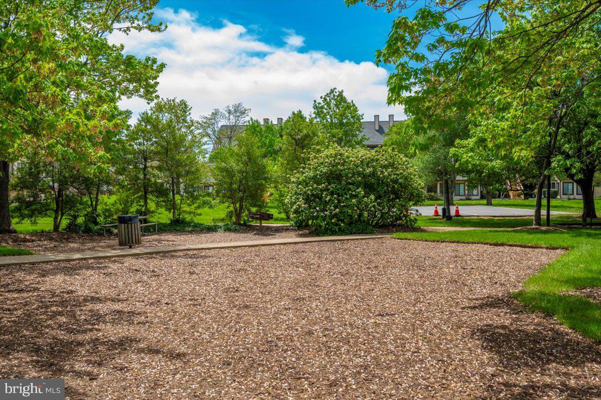 VISTAS 2 AT LAUREL - Residential